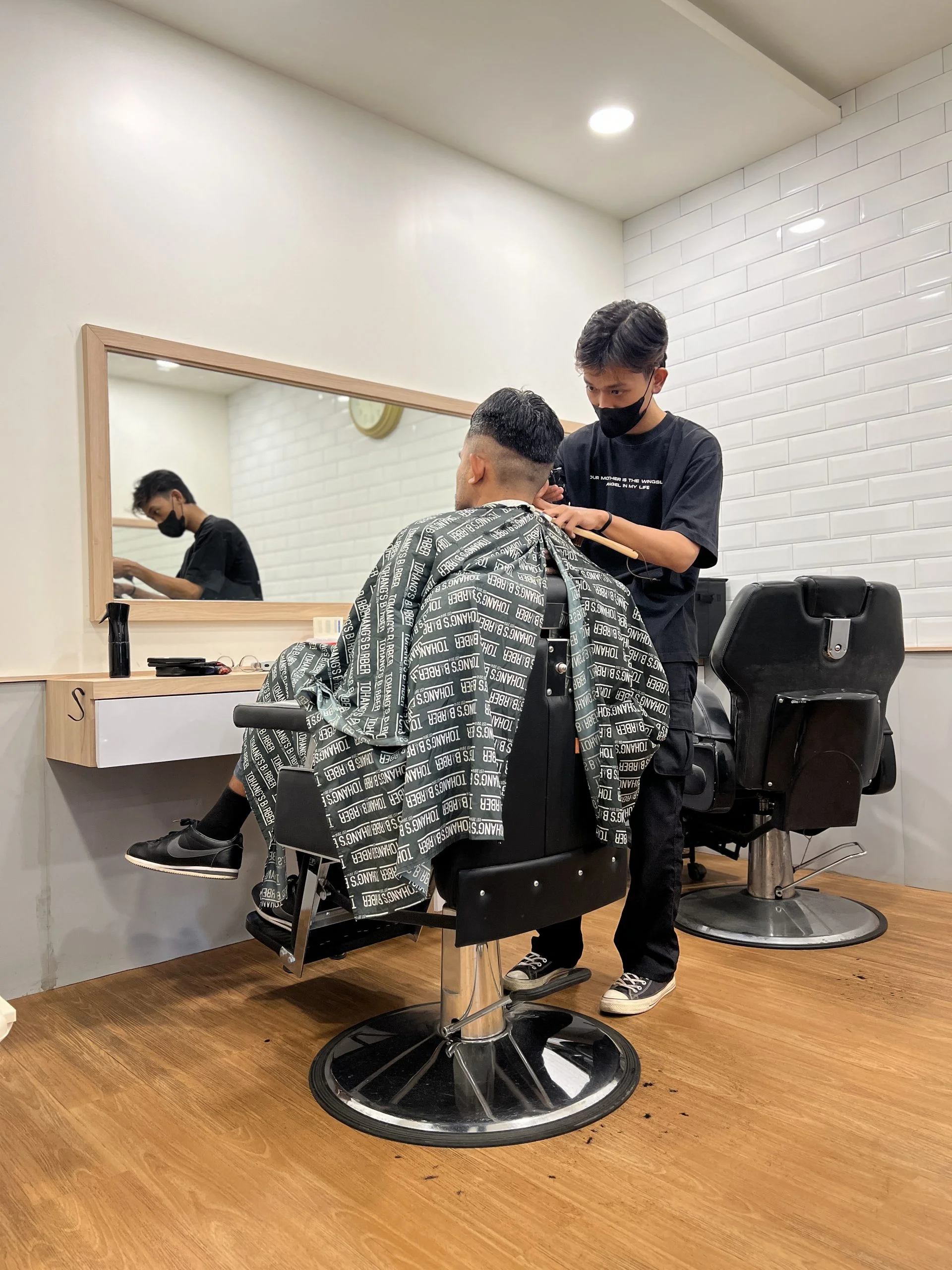 Tohang's Barber photo